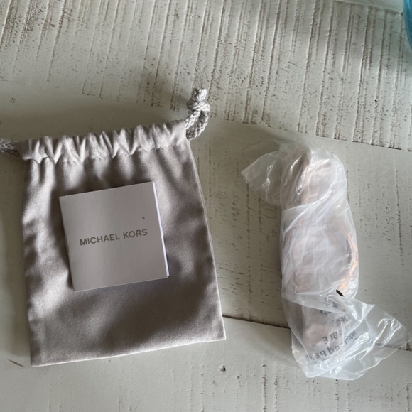 Michael Kors MK 6730 Women’s Chronograph Whitney Rose Gold-Tone Watch - Picture 11 of 16